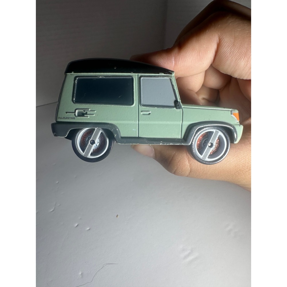 Disney Pixar Cars Sir Miles Axlerod Green Diecast Toy Car Cars 2 - Picture 7 of 11